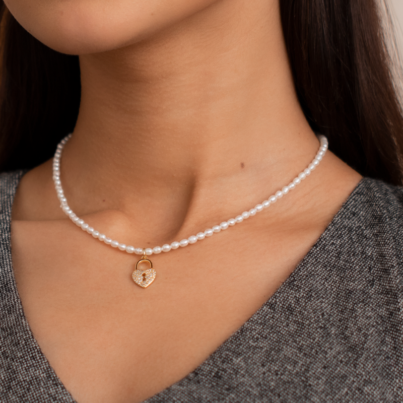 Amour Lock Pearl necklace