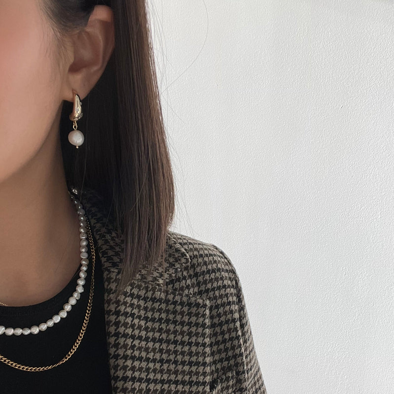 Amelia Pearl earrings