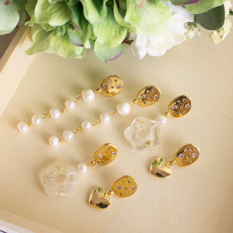 Addyson Dried Floral Pearl Earrings