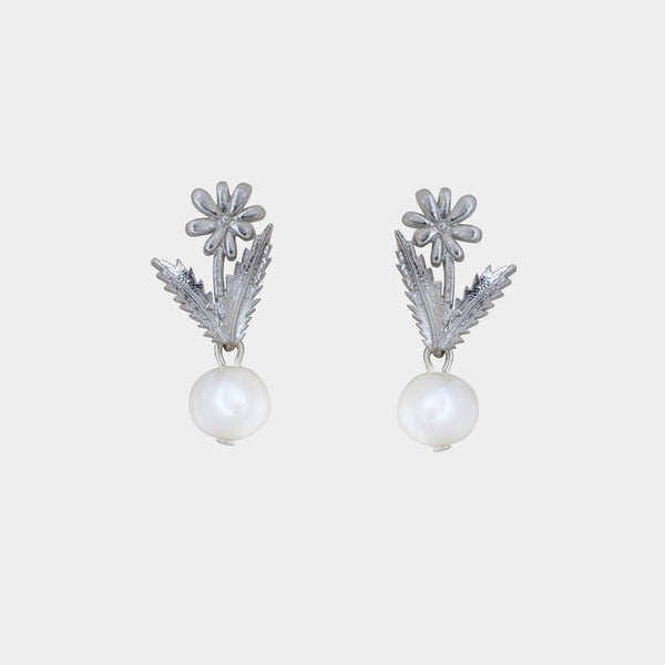 Lobelia Pearl Earrings