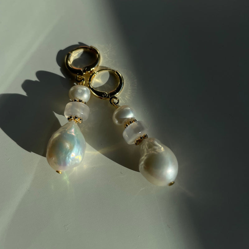 Aarti Pearl Earrings