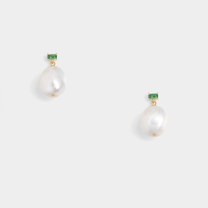 Bel Emerald Pearl Studs