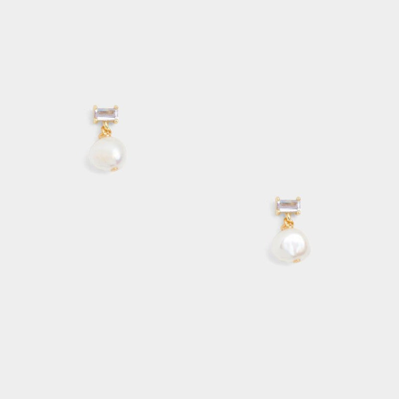 Bel Tiny Pearl Studs